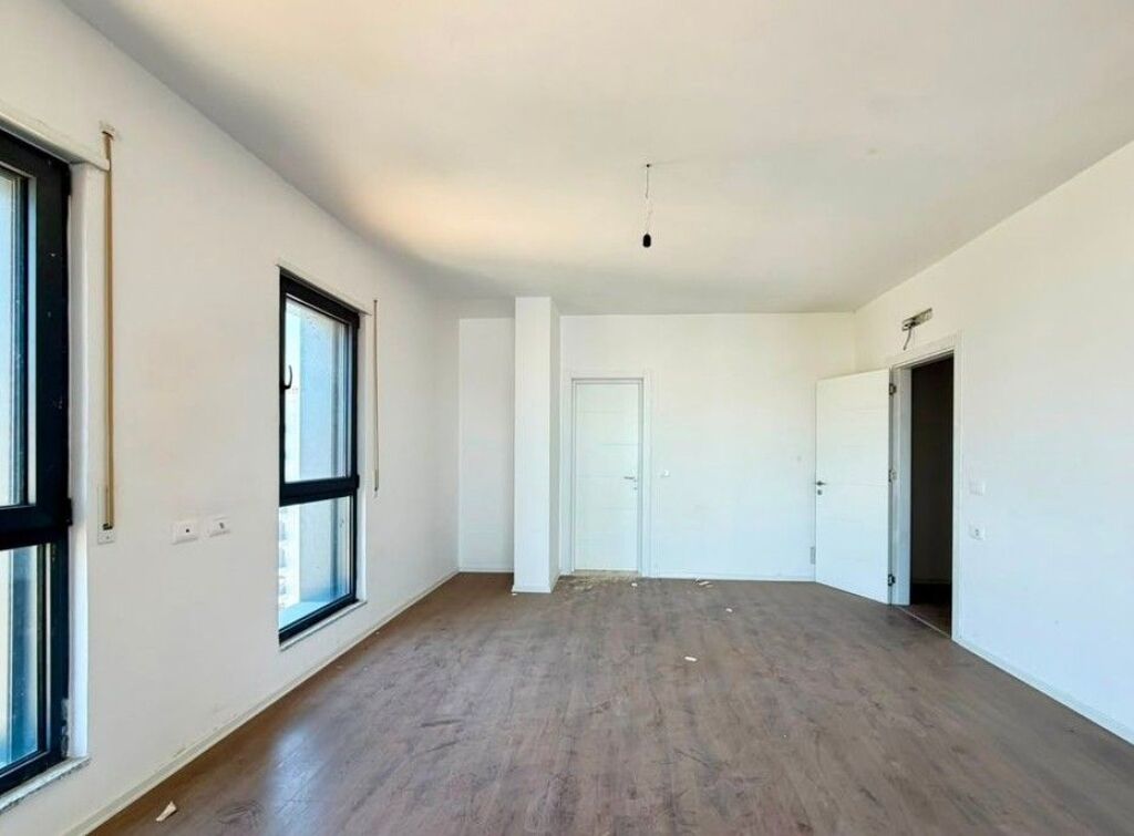 PRICE DROP!! 2+1+2 APARTMENT FOR SALE AT NDREGJONI COMPLEX, NEW BOULEVARD! 270,000 €