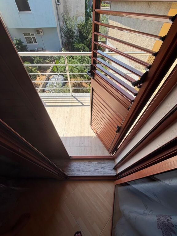 🏡 Jepet me Qera Apartament 2+1  📍 Adresa: Mbrapa Spitalit Ushtarak, Rruga Ramadan Cejku💰 Çmimi: 60.000 Lek/muaj