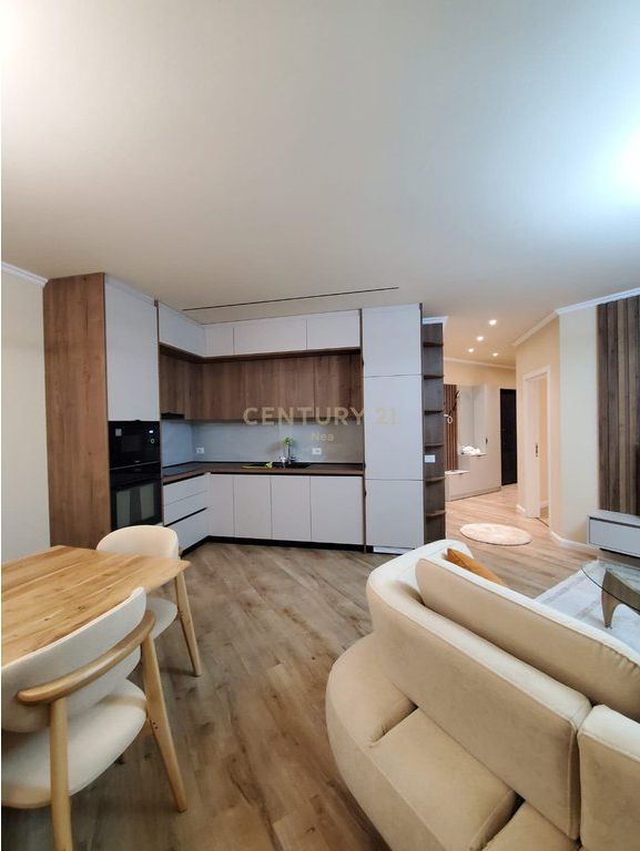Apartament 2+1+2+ post parkimi per Qira! Nea146211