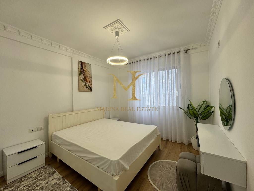 VENDESI APPARTAMENTO 1+1, Golem. 200m dal mare, primo piano