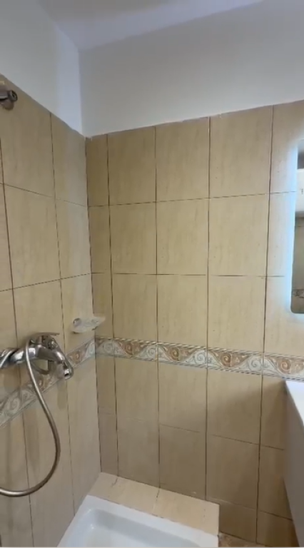 🏡Shitet Apartament 1+1 – Pranë Liqenit të Tiranës*
