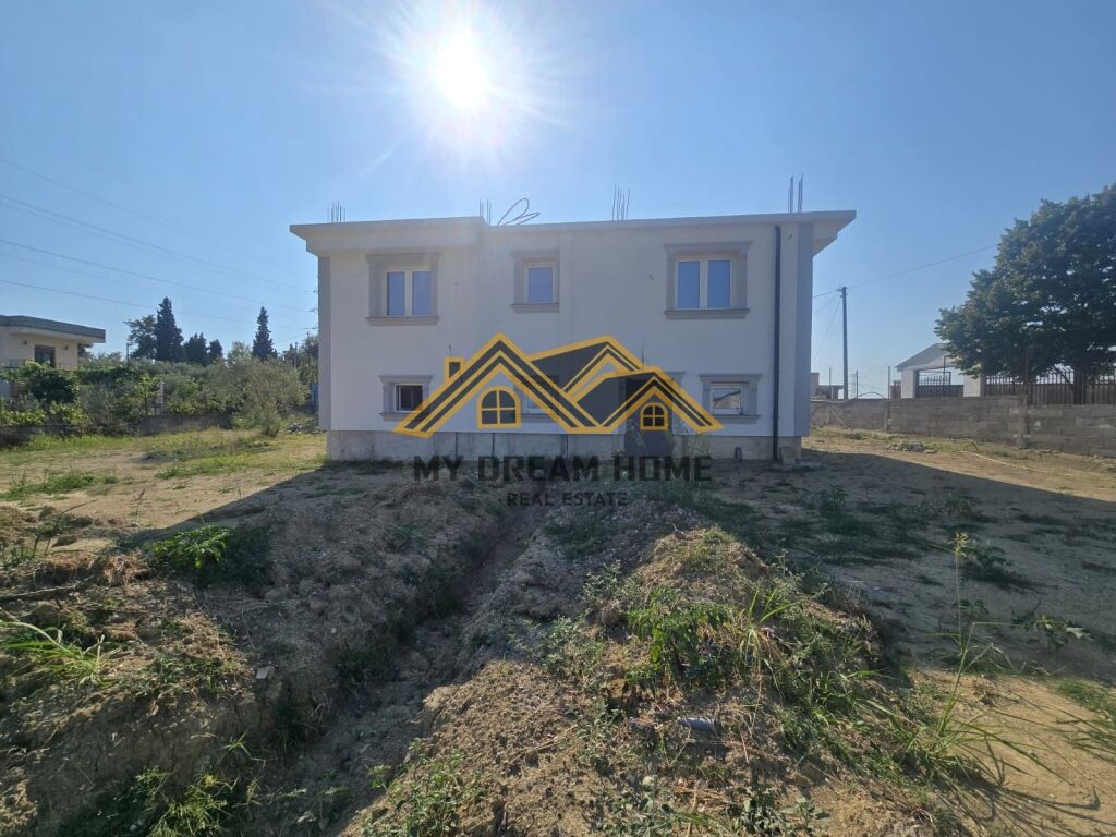 VENDESI PRIVATA IN VENDITA A ARAPAJ DURRES
