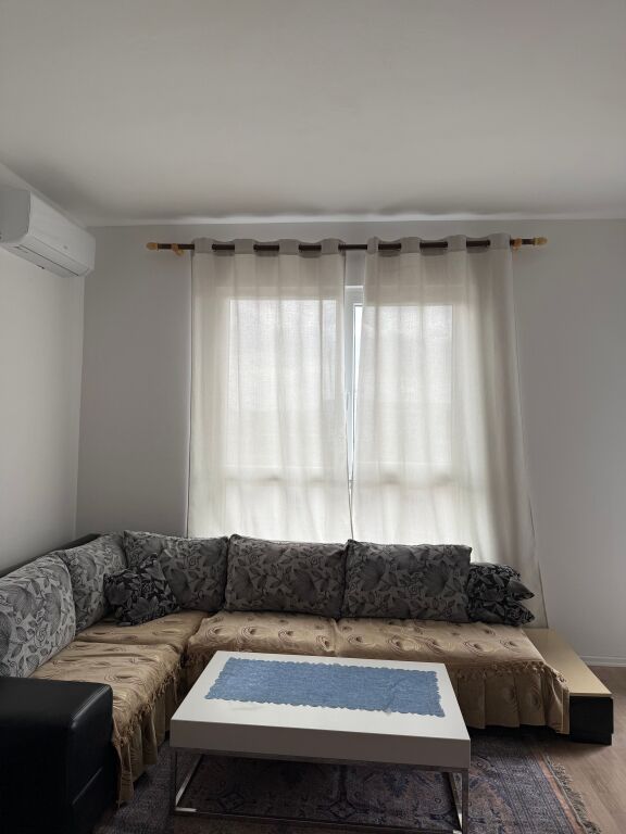 APARTAMENT ME QERA