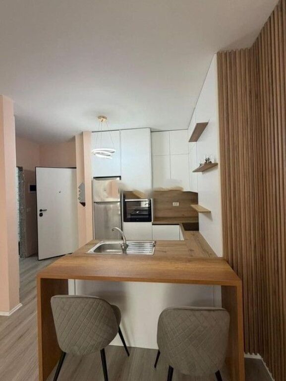SHITET APARTAMENT 1+1 NË KOMPLEKSIN AURA