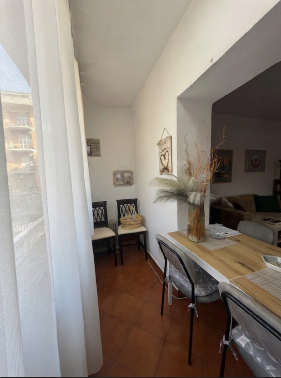 Apartament 1+1, per shitje.  Apartamenti ndodhet ne Rrugen Fortuzi, Tiranë