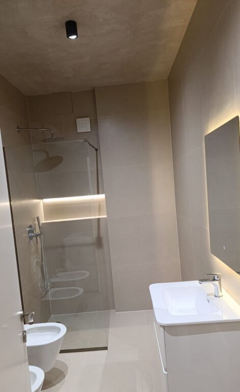 Qera | Apartament 1 + 1 | Rruga e Kavajës | 750 €/muaj