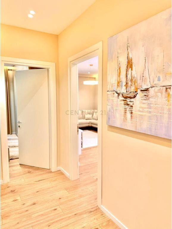 Apartment for Rent at the intersection of Bardhyl street with Qemal Stafa street