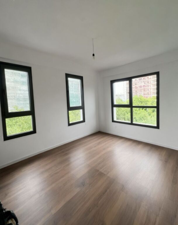 📌 Shitet Apartament Modern 2+1+2 – Bengas, pranë Rrethit të Klanit