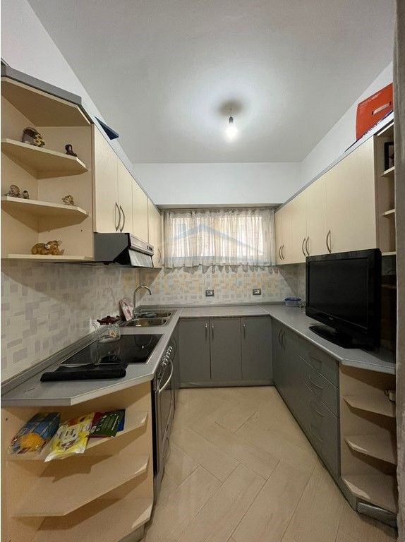 Rent, Business Premises, Neighborhood 17, Durres.
