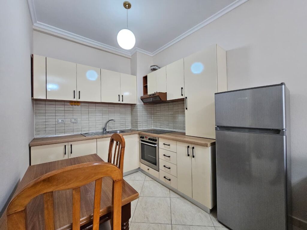 Apartament 1+1 me qira te Siri Kodra!