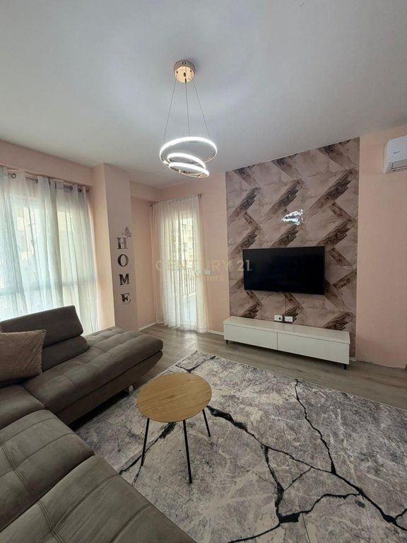 Apartament 1+1 per shitje te Kompleksi Aura