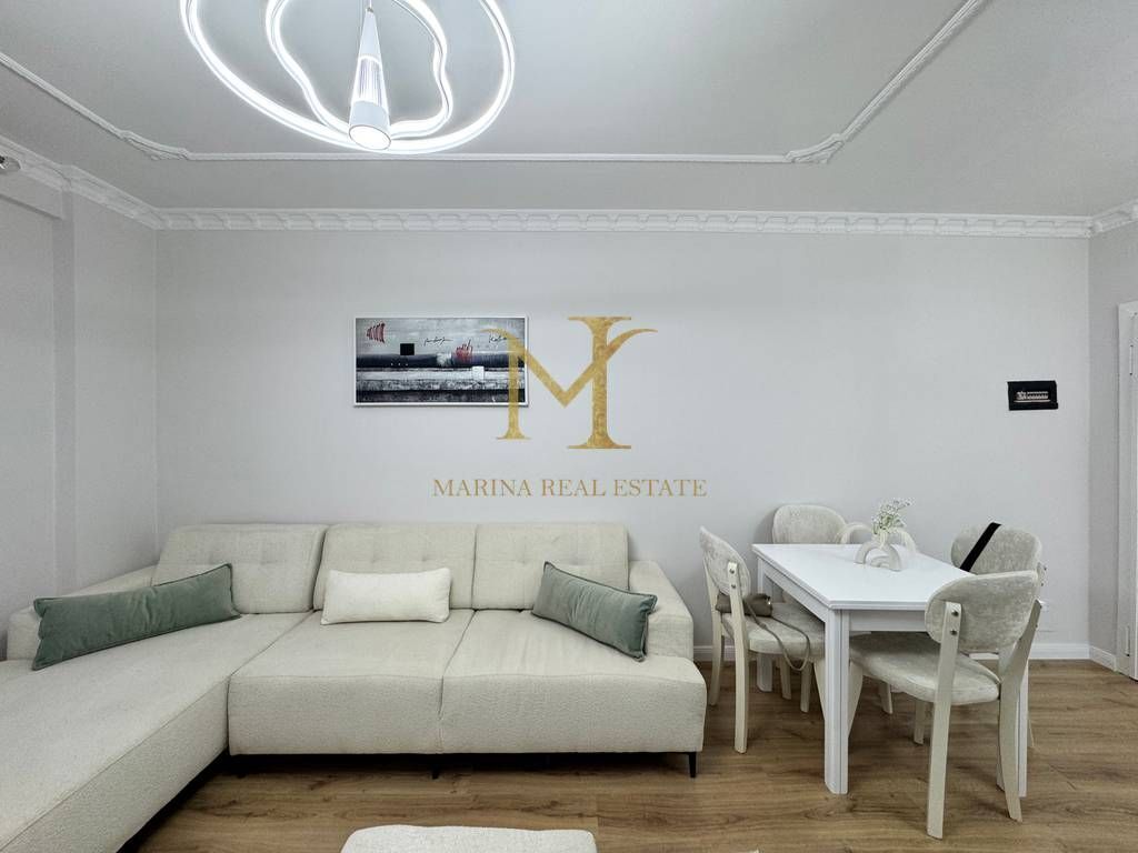 VENDESI APPARTAMENTO 1+1, Golem. 200m dal mare, primo piano