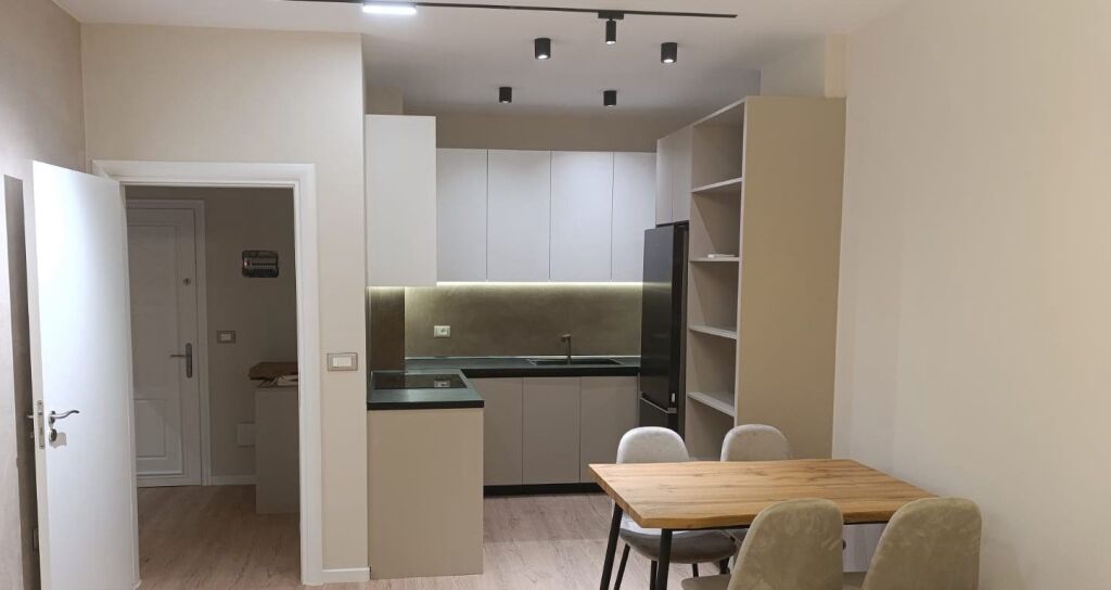 Qera | Apartament 1 + 1 | Rruga e Kavajës | 750 €/muaj