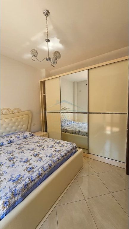Rent, Apartment 3+1+2+2, Court, Durres