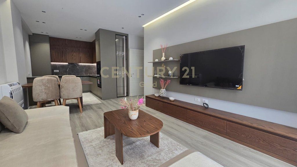 JEPET ME QIRA APARTAMENT 1+1 TEK REZIDENCA E-88, LAPRAKË !