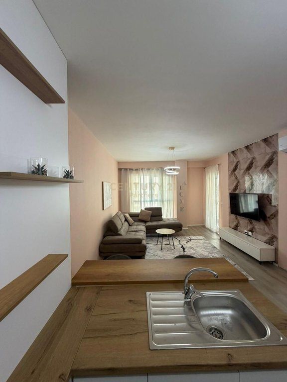 SHITET APARTAMENT 1+1 NË KOMPLEKSIN AURA