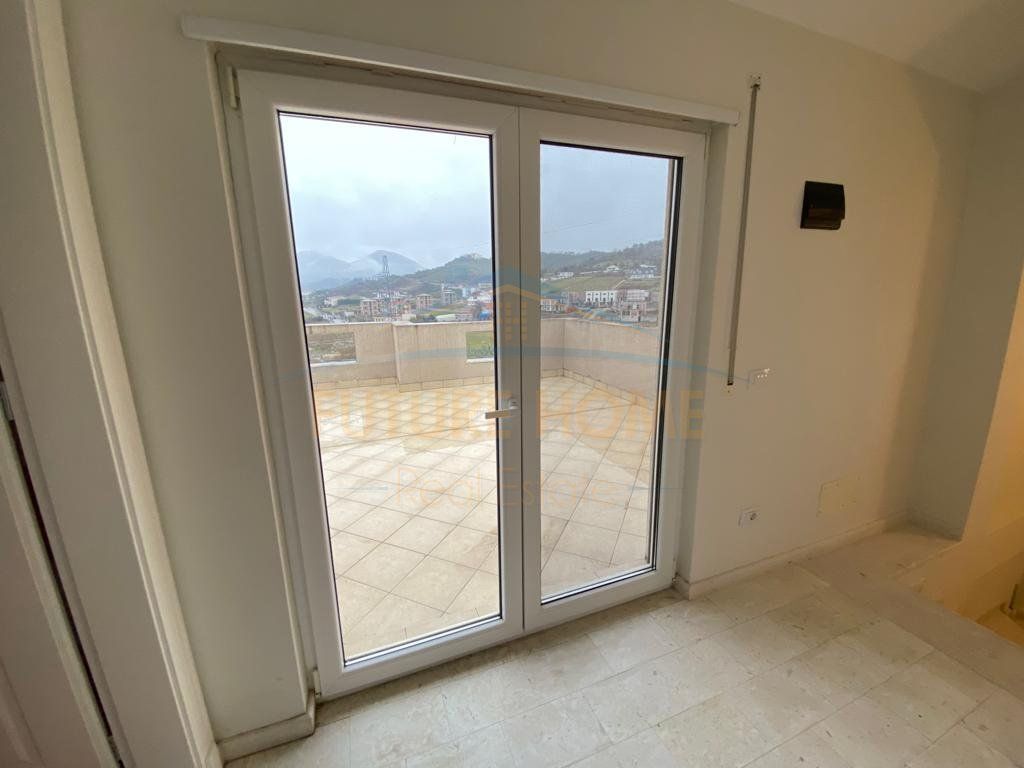 Qira, Triplex 3+1+2, Akacia Hills, Teg . OPP68000