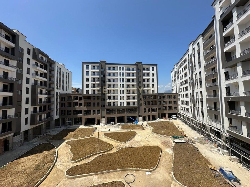 SHITET APARTAMENT 1 + 1 NE KINOSTUDIO !