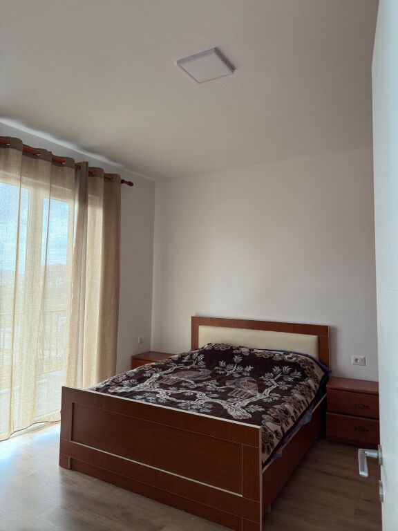 APARTAMENT ME QERA