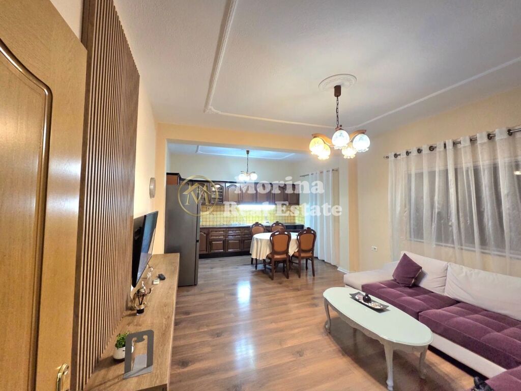 Qera | Vilë 3 + 1+3+2blk | Fusha Aviacionit | 800 €/muaj