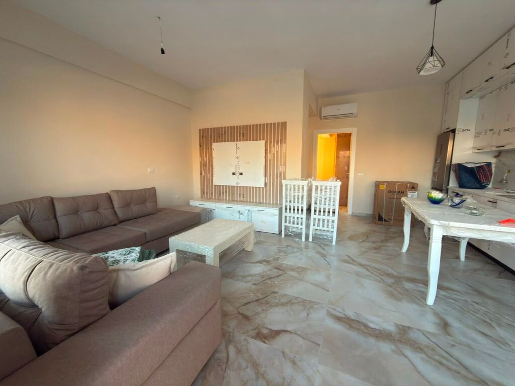 APPARTAMENTO 1+1 IN AFFITTO – CAMPO DELL'AVIAZIONE, VLORË