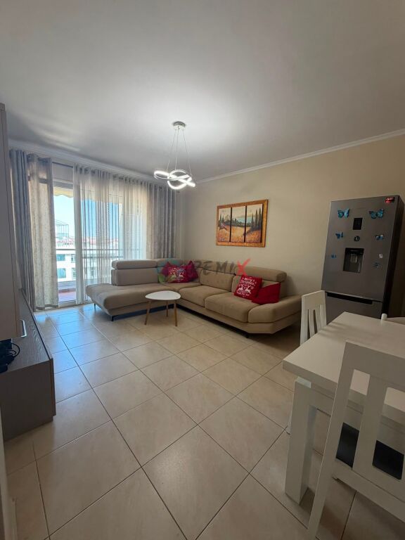 🏡 Jepet me qera apartament modern 2+1 në një rezidencë të qetë dhe të gjelbëruar!