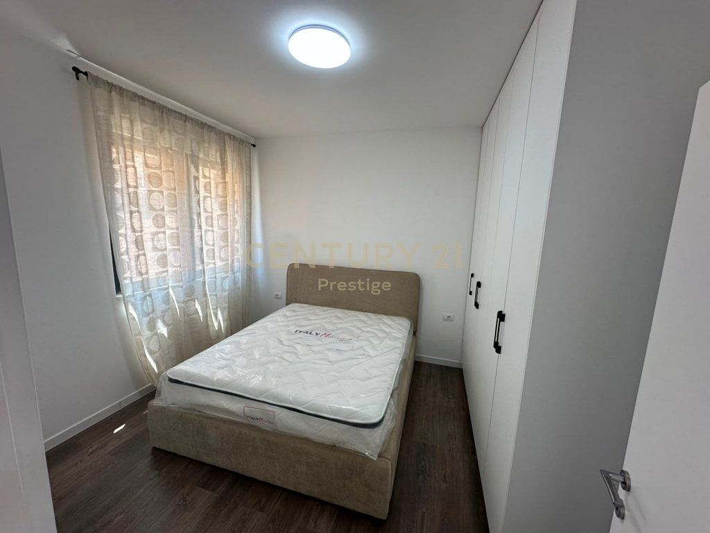 APARTAMENT 1+1 ME QIRA PRANE STACIONIT TE TRENIT, TIRANE !