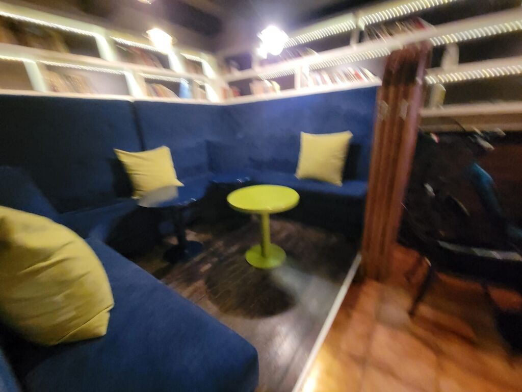 Lokal per shitje, Sheshi Willson