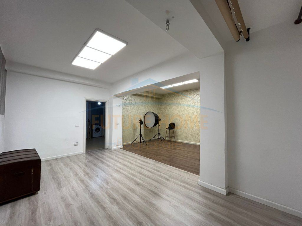 Rent, Business Premises, Neighborhood 17, Durres.