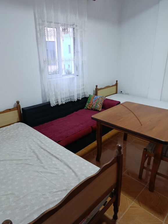 🏡 Jepet Garsoniere me Qera – Qytet Studenti