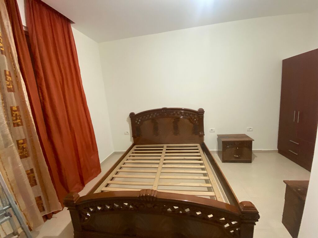 Apartament 1+1 per qera ne Kombinat !