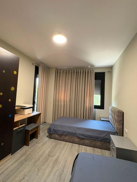 Apartament 2+1+2 me Qira Spitali Amerikan 3 Tirane