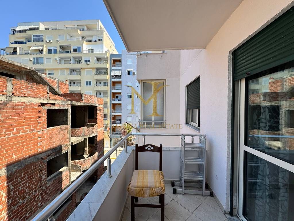 Shitet apartament 2+1 me pamje nga deti në Durrës (zona Plazh Iliria)