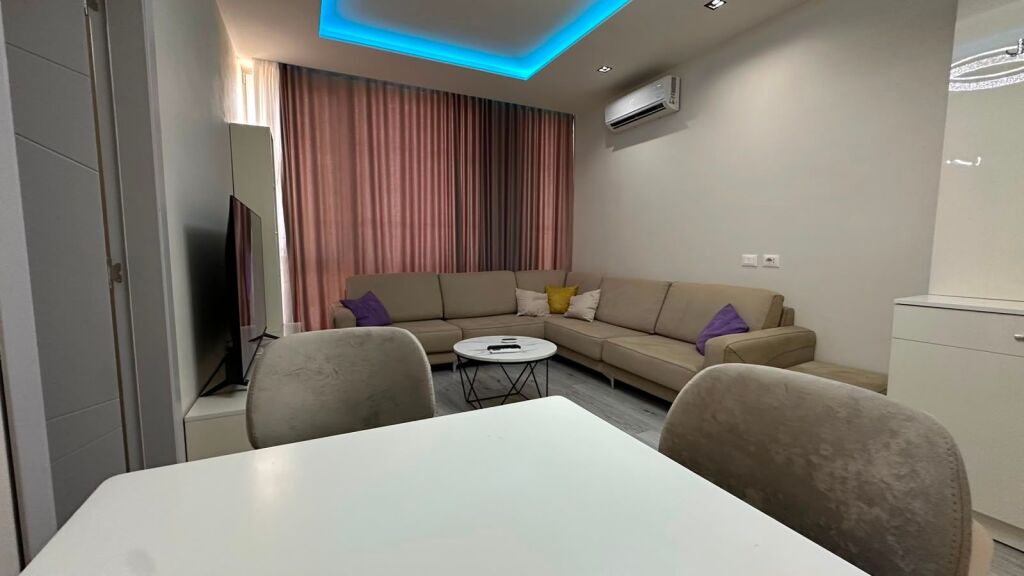 Apartament 1+1 per qira tek gjimnazi Partizani