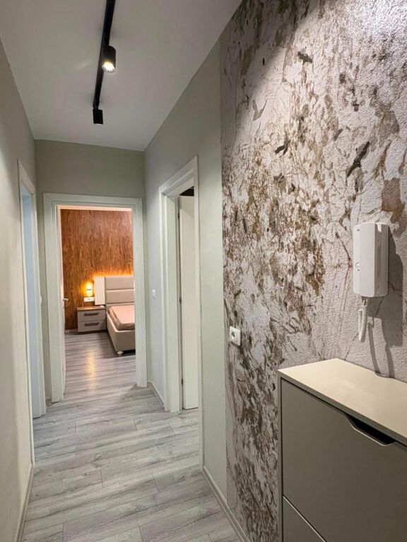 Apartament 2+1+2 me Qira Spitali Amerikan 3 Tirane