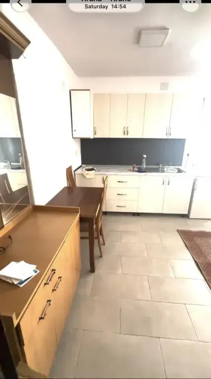 Qera | Garsoniere | Prane Medreses, Rruga Ferit Xhajko | 350 €/muaj