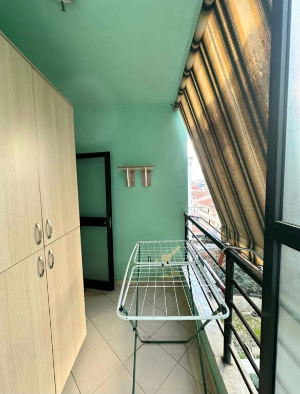 Jepet Me Qera Apartament 1+1+1 Ballkon