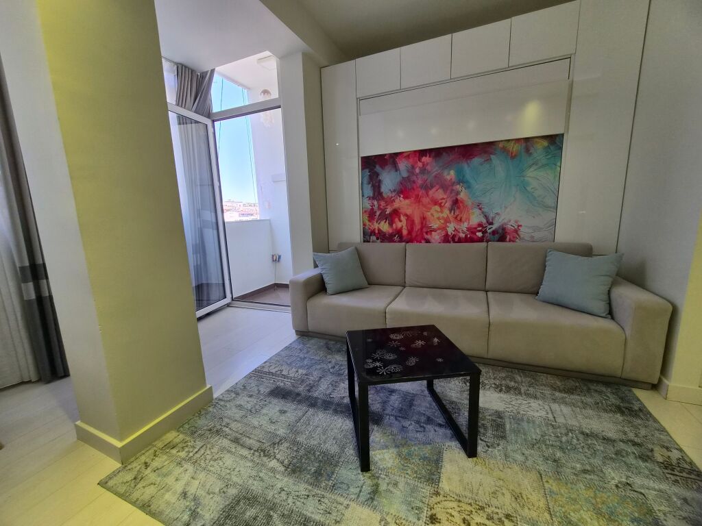 🏡 Jepet me Qira Garsoniere – Bllok, Tiranë