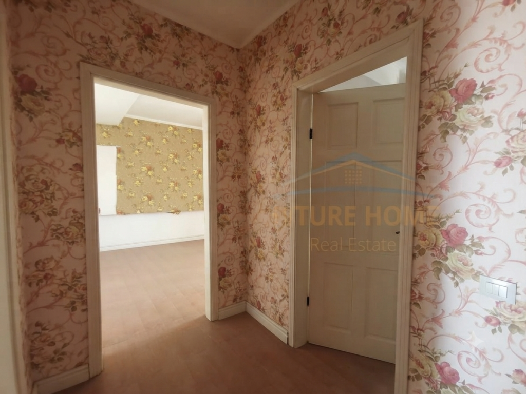 Shitet, Apartament 3+1+2+Verandë+Poste ParkimI, Fresk.