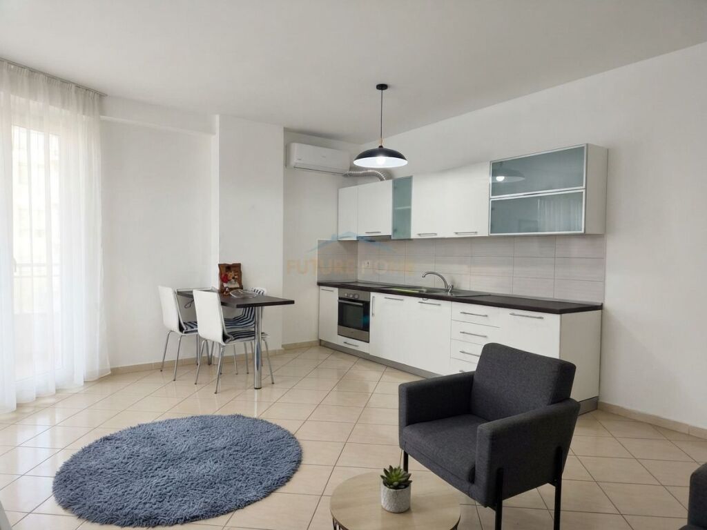 Qera,Apartament 1+1+Post Parkimi, Rruga Karl Gega, Stacioni i Trenit,Tiranë