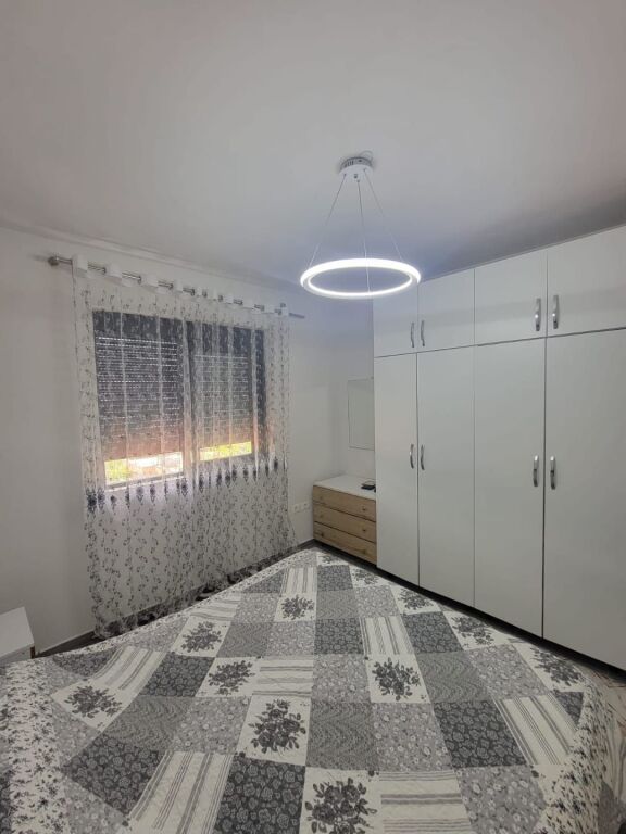 Affitto | Apartament 1 + 1 | Rruga Njazi Meka | 450 €/mese