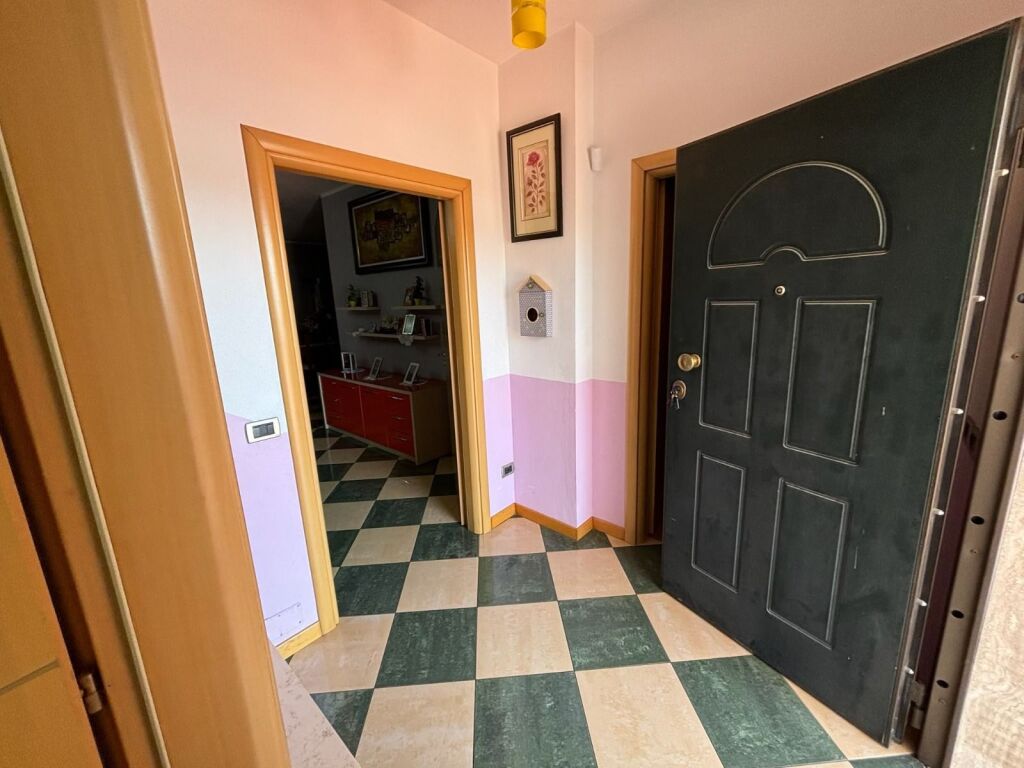 🏡 SHITET VILË 3-KATËSHE ME OBORR – MARIKAJ, VORE 🌿✨
