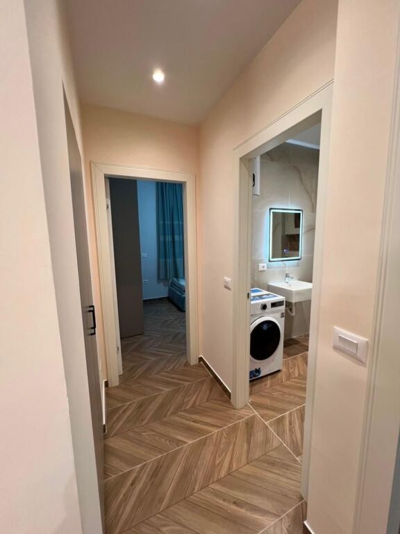 Apartament me qera 2+1+post parkimi ne Sauk tek Akademia Policis
