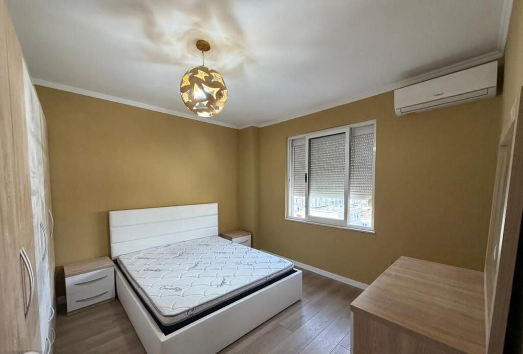 Girl wanted for rent sharing – Paris Municipality | 17,500 lek/month