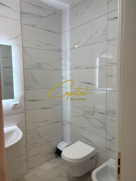 APARTAMENT ME QIRA 2+1 SPITALI AMERIKAN 3 70.000 LEKE