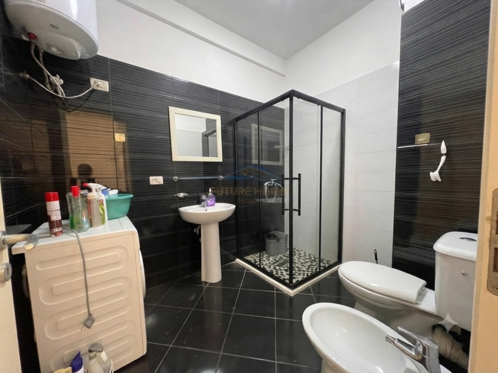 Qera,Apartament 1+1+Post Parkimi, Rruga Karl Gega, Stacioni i Trenit,Tiranë
