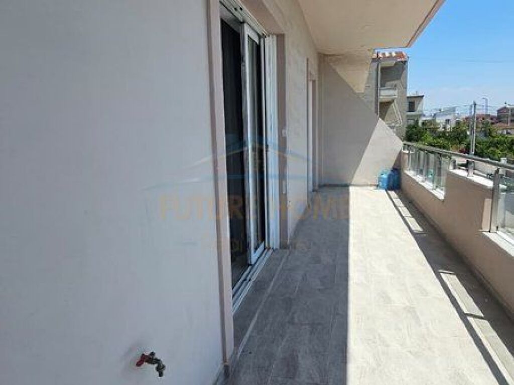 Qera, Apartament 2+1 + Post Parkimi, Ish Keneta,Durres