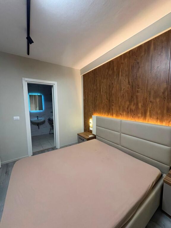 Apartament 2+1+2 me Qira Spitali Amerikan 3 Tirane