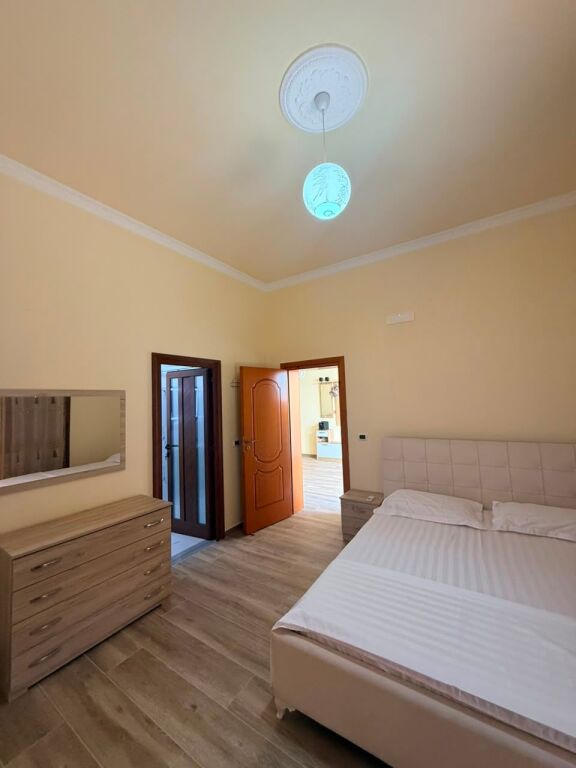 Casa Privata in Affitto all'Ingresso di Vlora 4 + 1 + 3 bagni