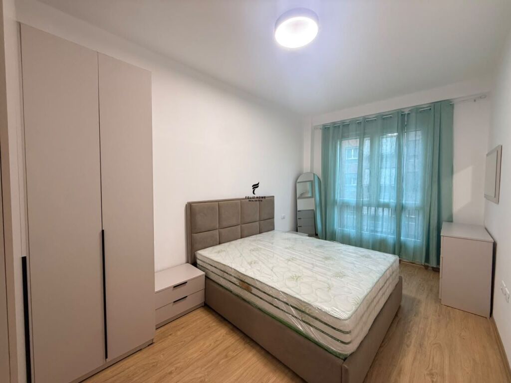 APARTAMENT ME QERA 1+1 RRUGA 5 MAJ 55.000 LEKE FH-86558